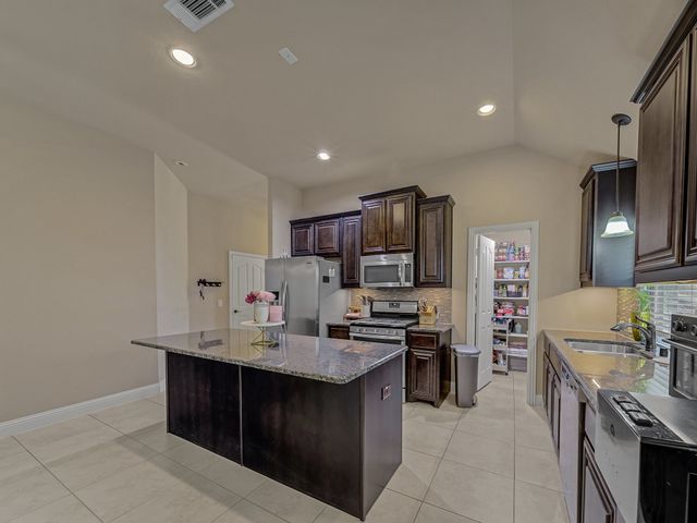 4312 Carnation Lane, Mansfield, TX 76063