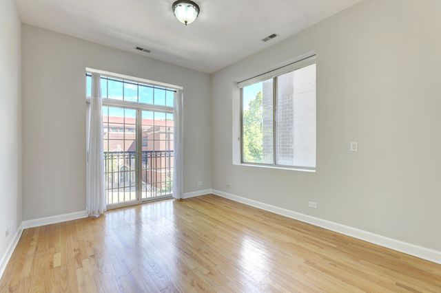 1329 W Loyola Avenue 3C, Chicago, IL 60626
