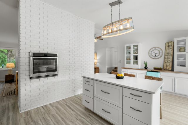 236 E St Joseph Street, Coloma, MI 49038