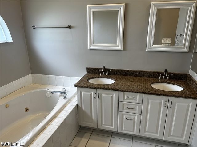 18072 Horseshoe Bay CIR, Fort Myers, FL 33967