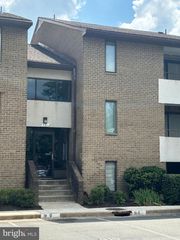 531 FLORIDA AVE #204, Herndon, VA 20170