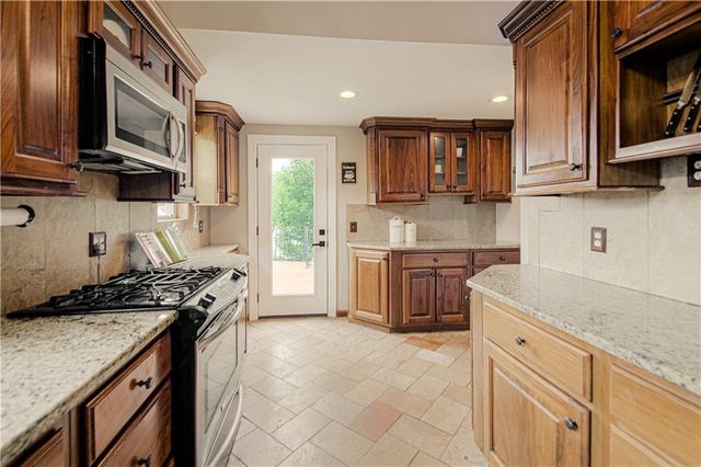 1714 S Overton Avenue, Independence, MO 64052