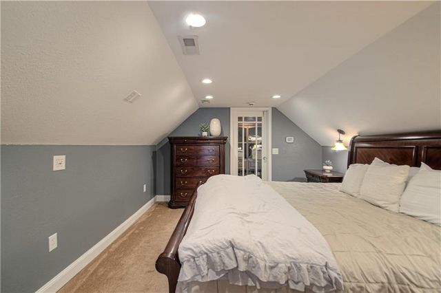 1714 S Overton Avenue, Independence, MO 64052