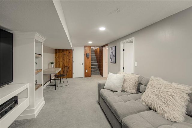 1714 S Overton Avenue, Independence, MO 64052