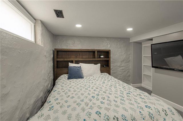 1714 S Overton Avenue, Independence, MO 64052