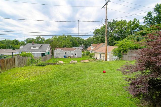 1714 S Overton Avenue, Independence, MO 64052