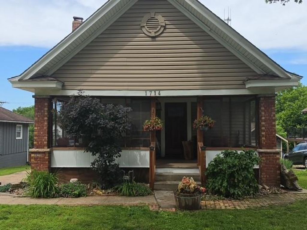 1714 S Overton Avenue, Independence, MO 64052