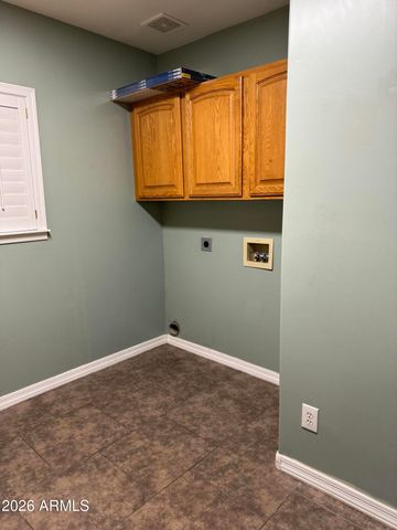 3953 E FLOSSMOOR Avenue, Mesa, AZ 85206
