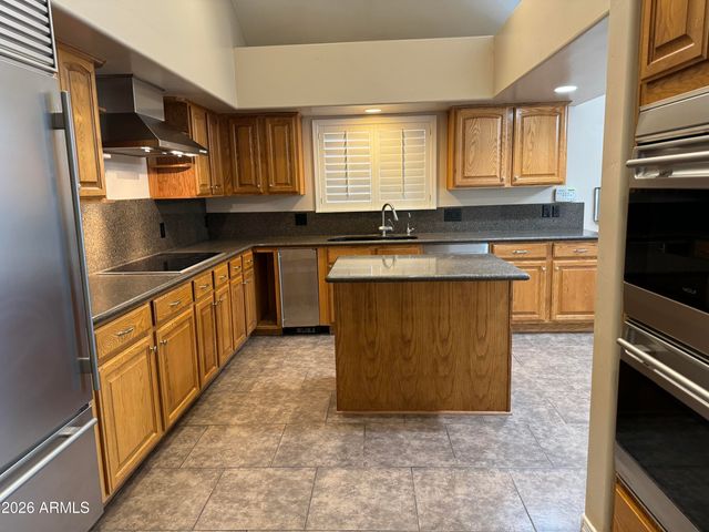 3953 E FLOSSMOOR Avenue, Mesa, AZ 85206