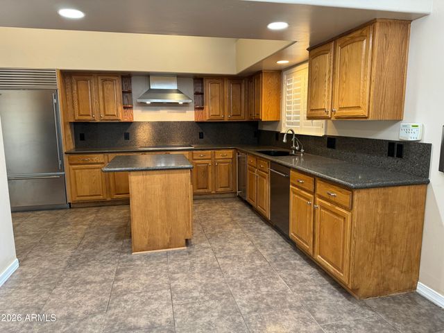 3953 E FLOSSMOOR Avenue, Mesa, AZ 85206