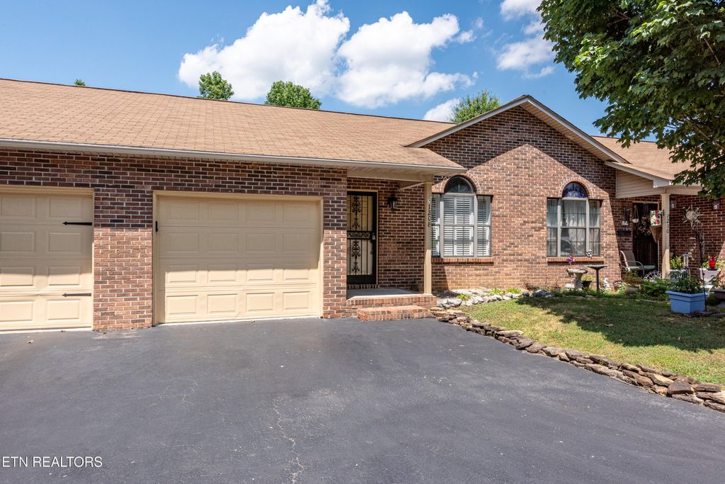 1208 Karina Circle, Maryville, TN 37804