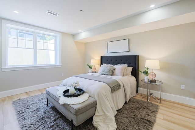 54 South St, Medford, MA 02155