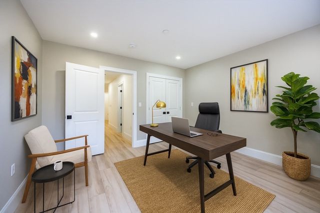 54 South St, Medford, MA 02155