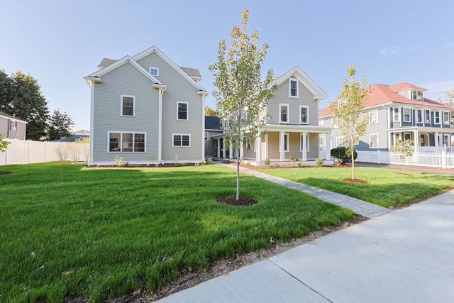 54 South St, Medford, MA 02155