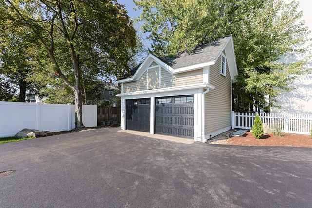 54 South St, Medford, MA 02155