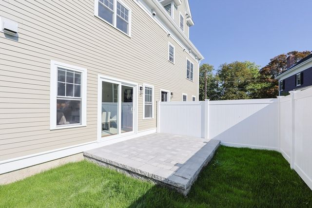 54 South St, Medford, MA 02155
