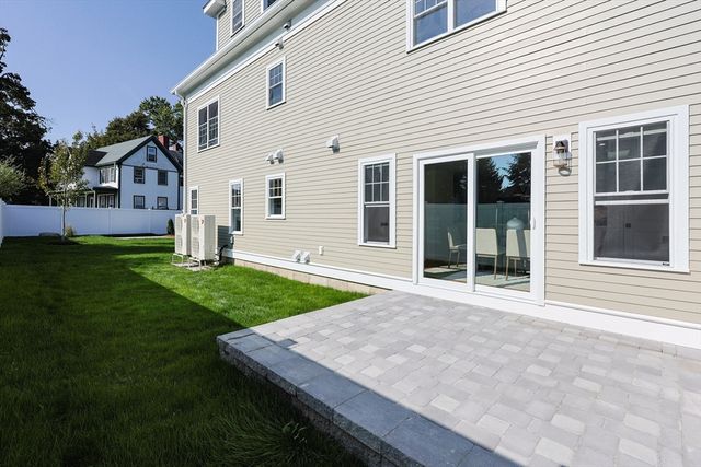54 South St, Medford, MA 02155