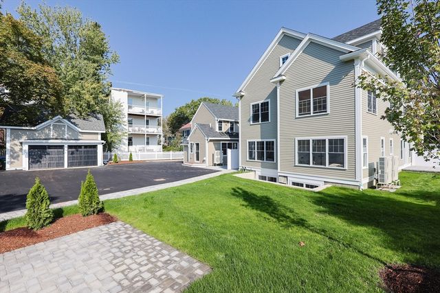 54 South St, Medford, MA 02155