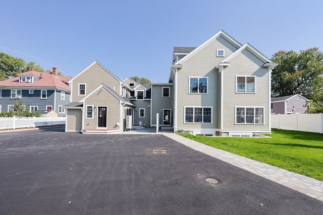 54 South St, Medford, MA 02155