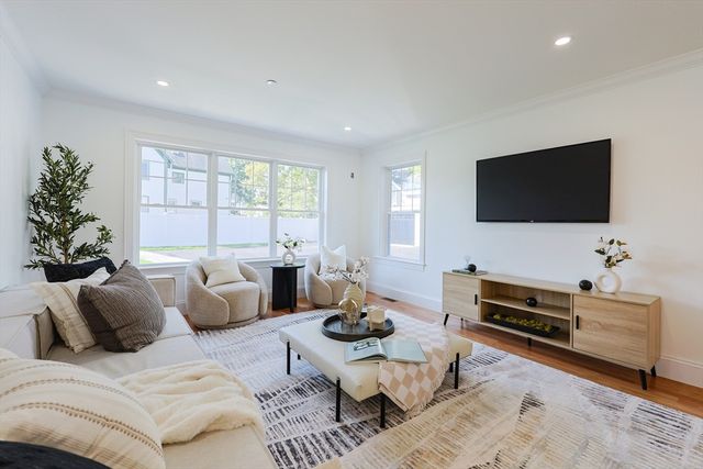 54 South St, Medford, MA 02155