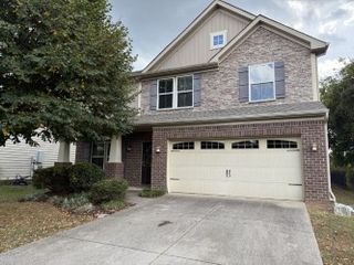 3121 Castleton Dr, Murfreesboro, TN 37128