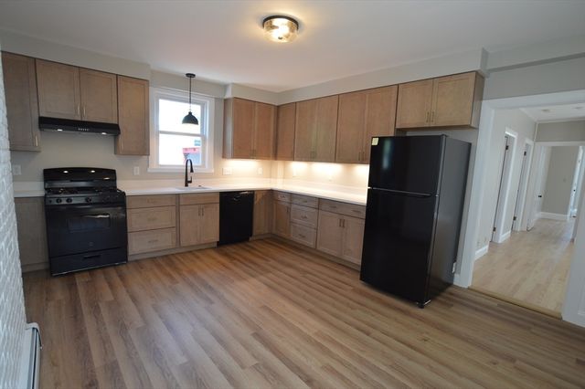 14 Roundy St 1, Beverly, MA 01915