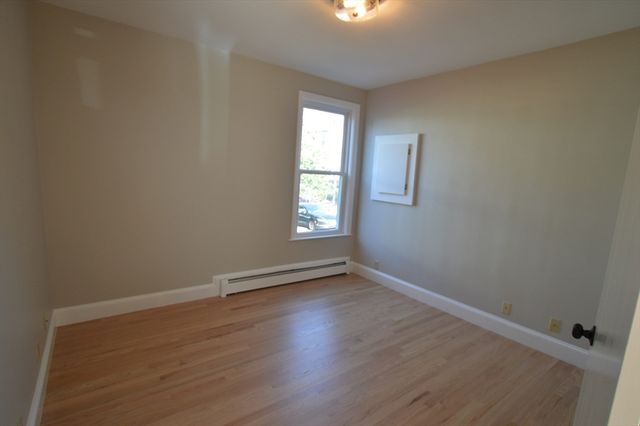 14 Roundy St 1, Beverly, MA 01915