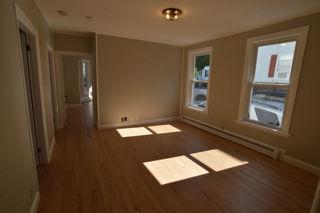 14 Roundy St 1, Beverly, MA 01915