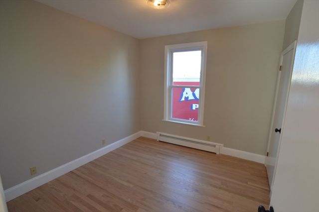 14 Roundy St 1, Beverly, MA 01915