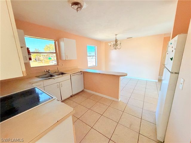 419 NE 16th PL, Cape Coral, FL 33909