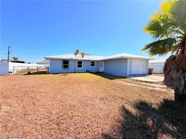 419 NE 16th PL, Cape Coral, FL 33909