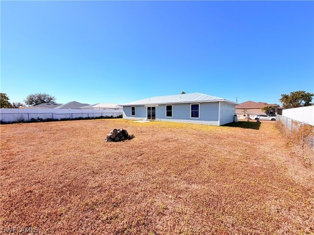 419 NE 16th PL, Cape Coral, FL 33909