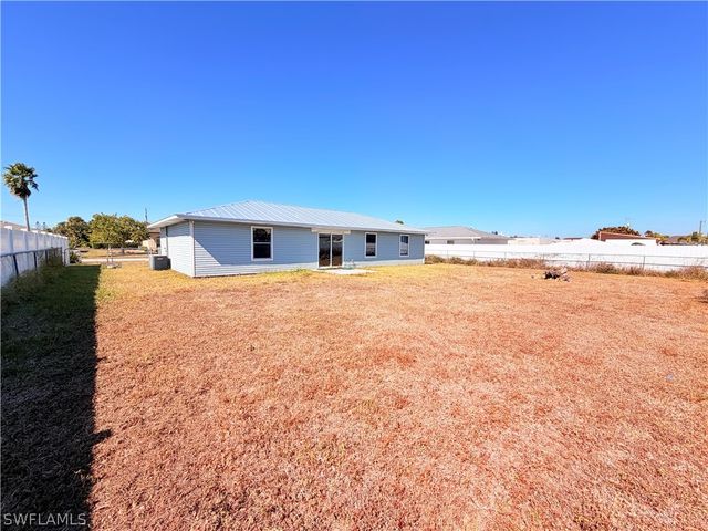 419 NE 16th PL, Cape Coral, FL 33909