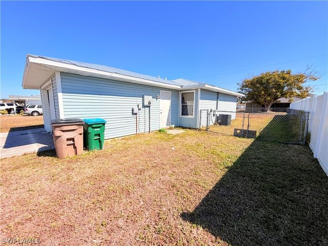 419 NE 16th PL, Cape Coral, FL 33909