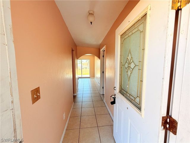 419 NE 16th PL, Cape Coral, FL 33909