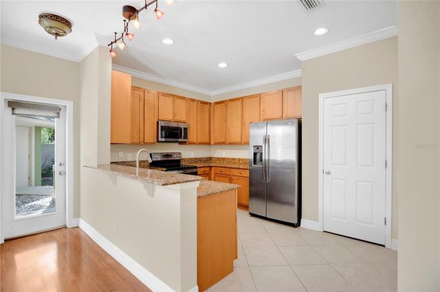 2403 S SHINE AVENUE B, Orlando, FL 32806
