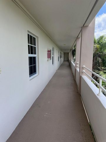 3850 Oaks Clubhouse Dr 403, Pompano Beach, FL 33069