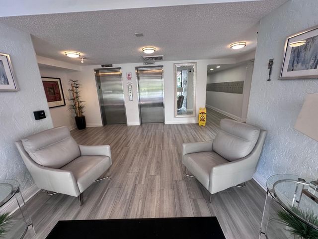 3850 Oaks Clubhouse Dr 403, Pompano Beach, FL 33069