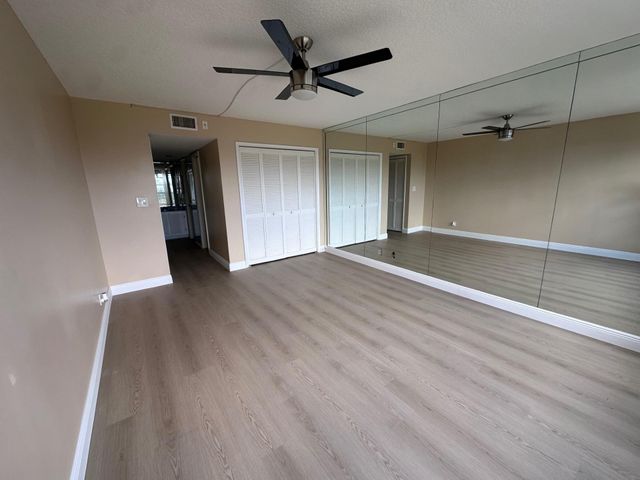 3850 Oaks Clubhouse Dr 403, Pompano Beach, FL 33069
