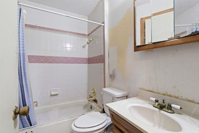 6435 Moonhill Drive, Dallas, TX 75241