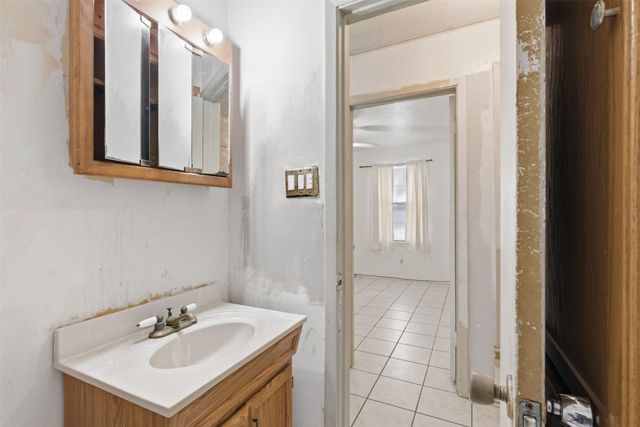 6435 Moonhill Drive, Dallas, TX 75241