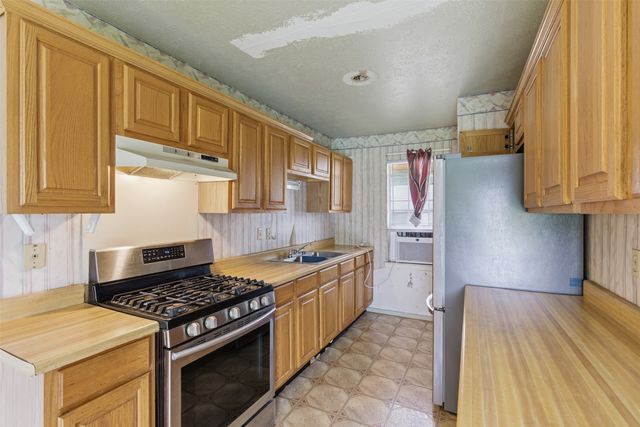 6435 Moonhill Drive, Dallas, TX 75241