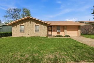 6435 Moonhill Drive, Dallas, TX 75241