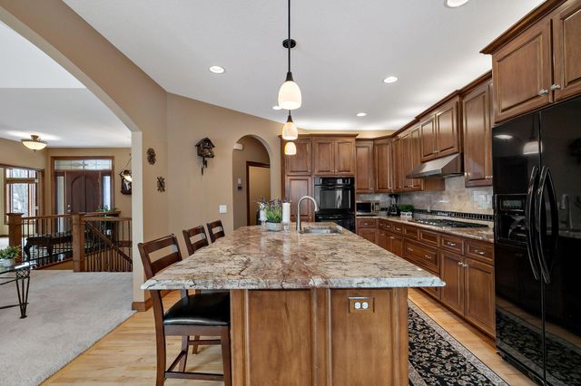 2269 Wildwood Drive, Shakopee, MN 55379