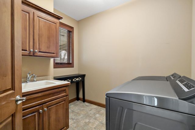 2269 Wildwood Drive, Shakopee, MN 55379