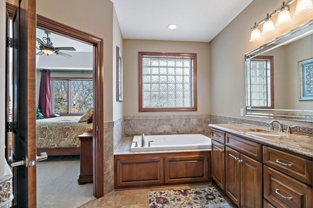 2269 Wildwood Drive, Shakopee, MN 55379