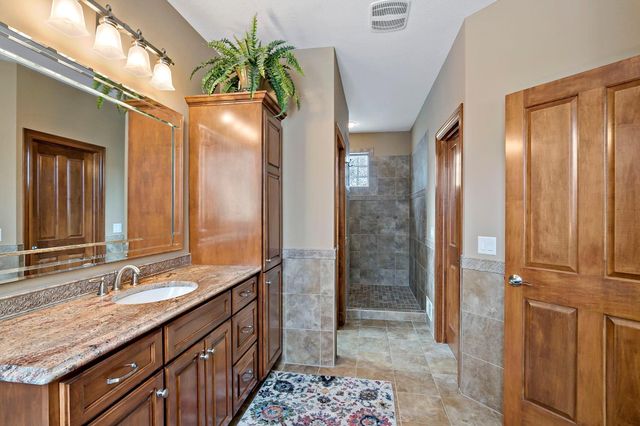 2269 Wildwood Drive, Shakopee, MN 55379