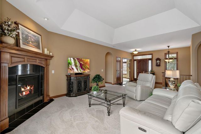 2269 Wildwood Drive, Shakopee, MN 55379