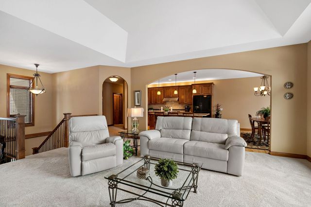 2269 Wildwood Drive, Shakopee, MN 55379