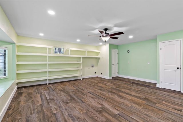 2480 Henrietta Pl, Ingleside, TX 78362